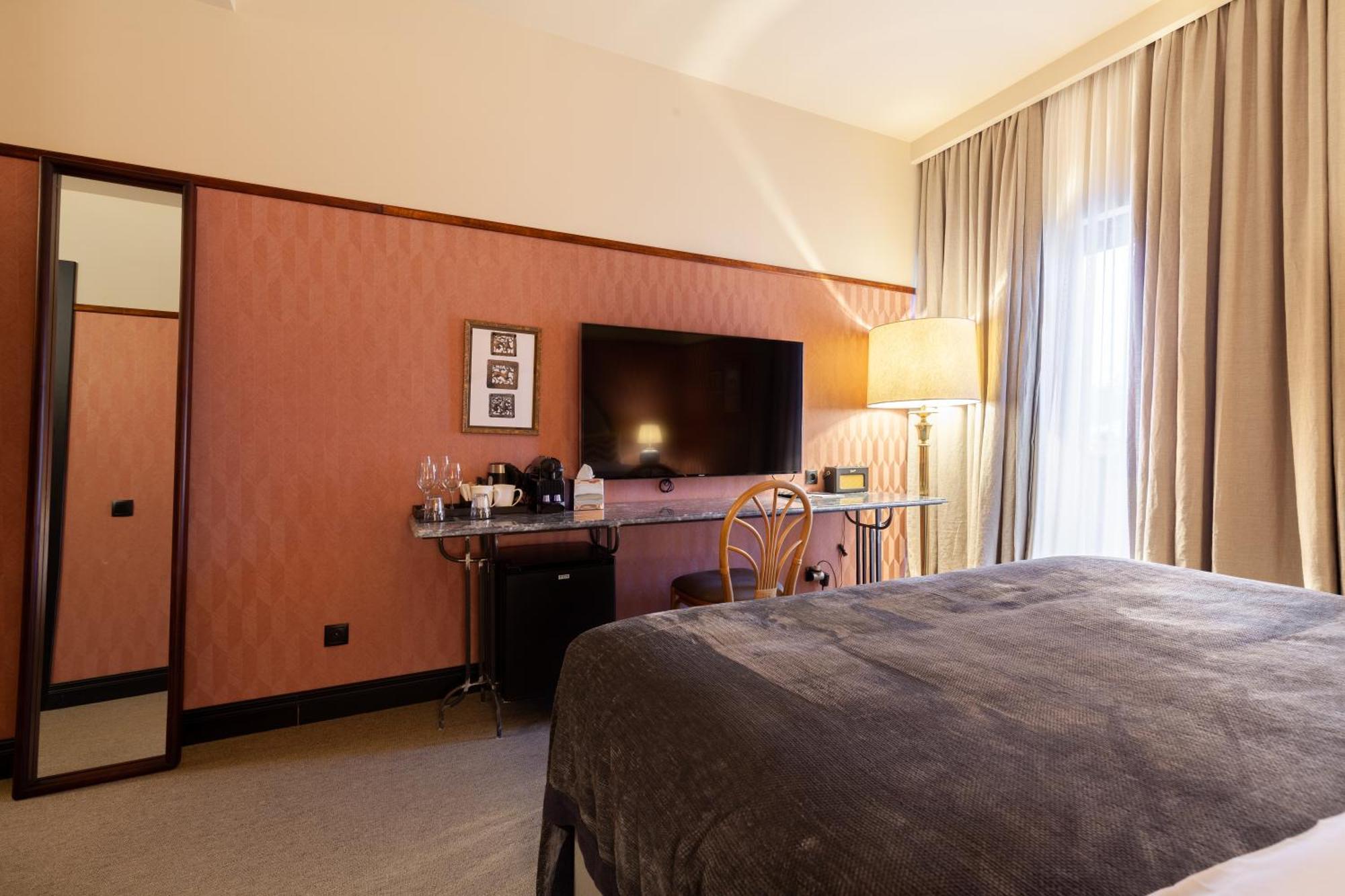 Communal Hotel Кутаиси Экстерьер фото